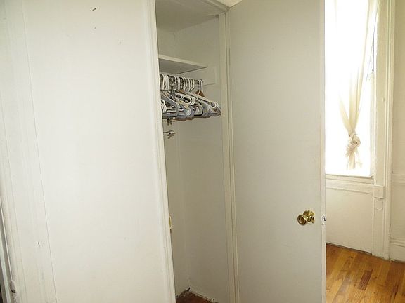 5th image of 177 Maujer St APT 1L