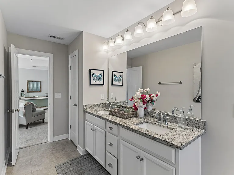 1010 Vanguard Dr — Photo 26