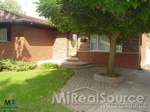 3rd image of 31134 Fairfield Dr