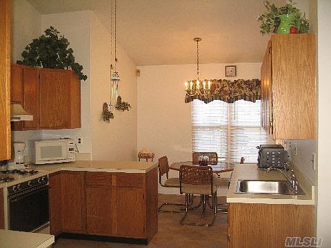 3rd image of 17 Colby Dr