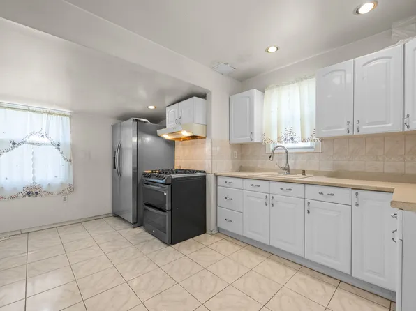 222-41 Davenport Avenue image 1 of 15