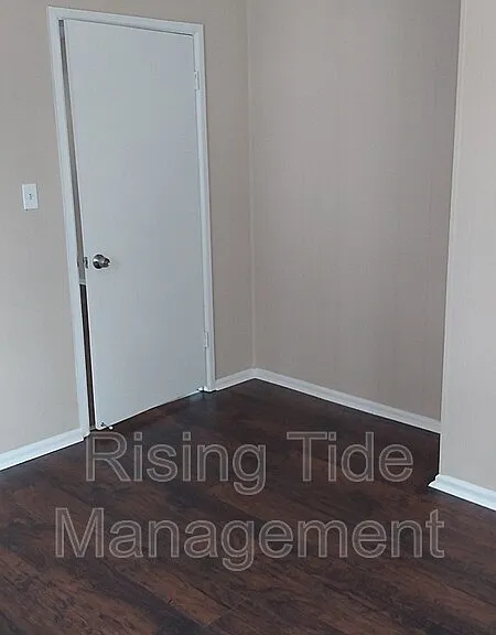 3295 Young Ave — Photo 25