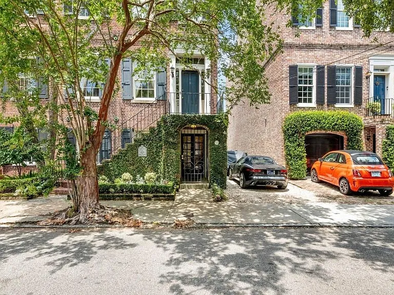 18 1/2 Wentworth St — Photo 33