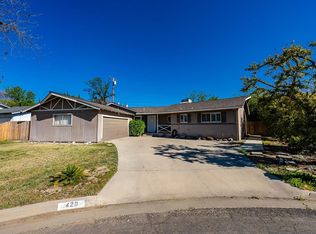 420 Lotus Dr, Hanford, CA 93230