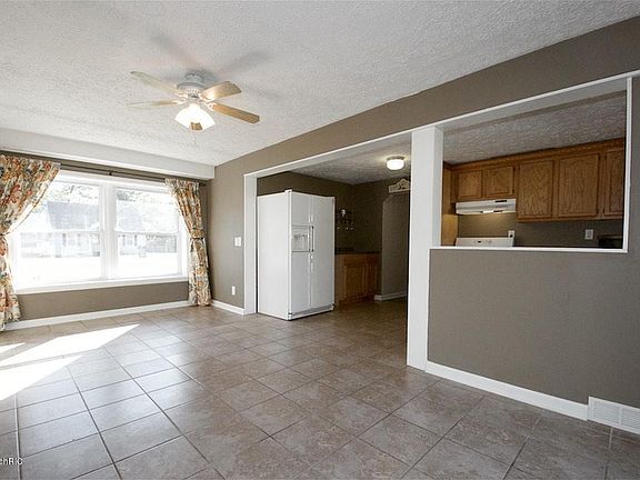 4th image of 145 Bansill Dr