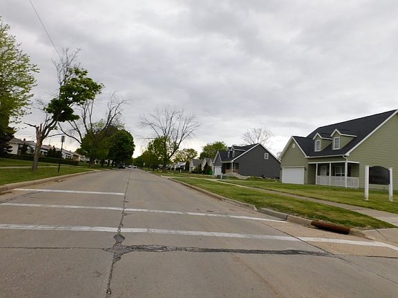 4th image of 95 Willard Ave