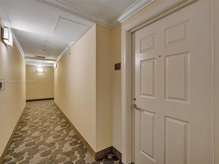 16699 Collins Ave #4106 — Photo 2