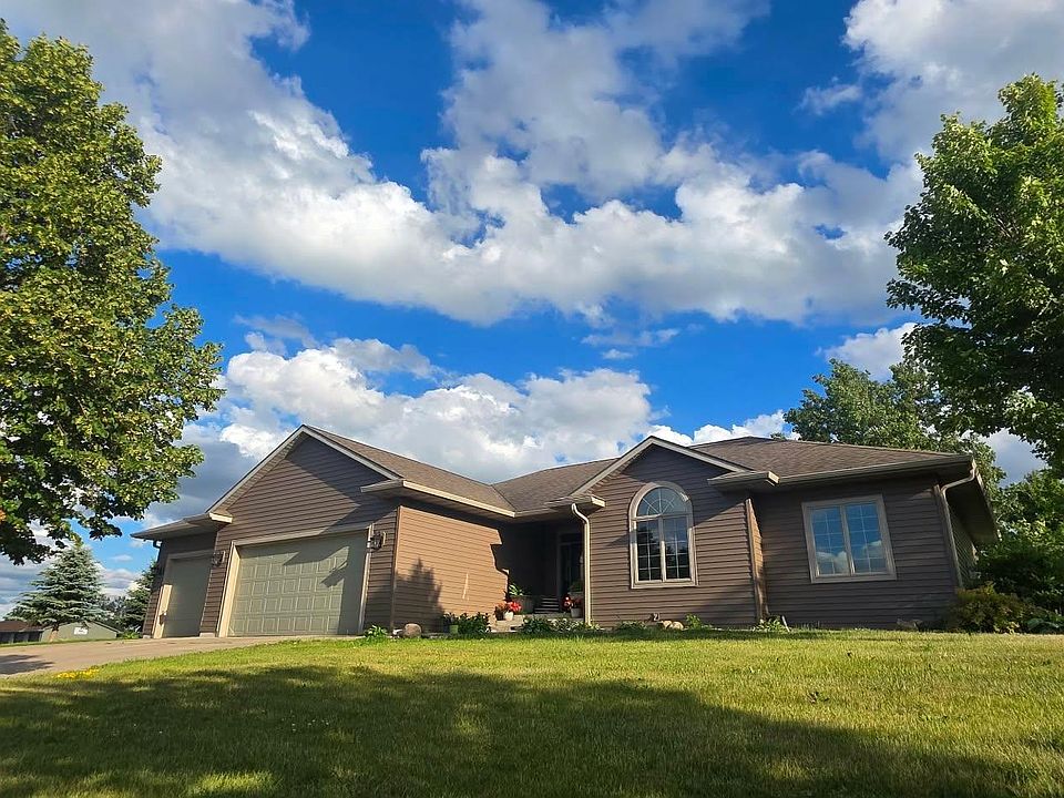 1st image of 3003 Lake Chapeau Dr