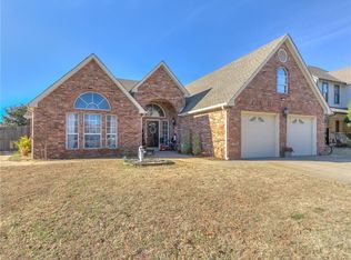 1922 S Butternut Ave W, Broken Arrow, OK 74012
