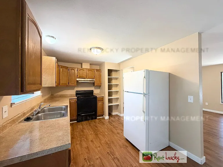 2516 S 284th St — Photo 9