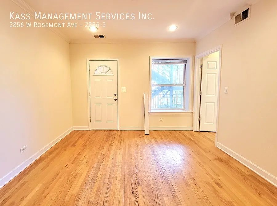 Cozy 2-bed-1bath with in unit W/D, Central HVAC, Dishwasher + More! — Photo 3