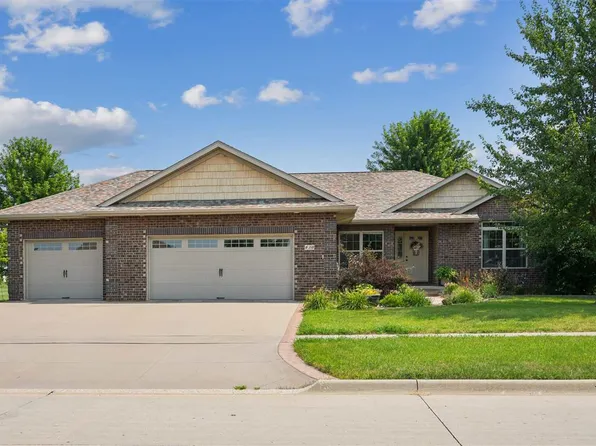 830 Pheasant Ln, North Liberty, IA 52317