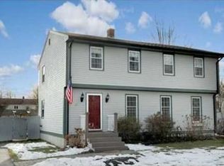 32 Narrows Rd, Bristol, RI 02809