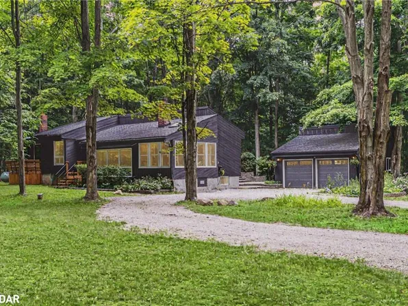 3 5767th Line, North Moonstone, ON L4R 4K3