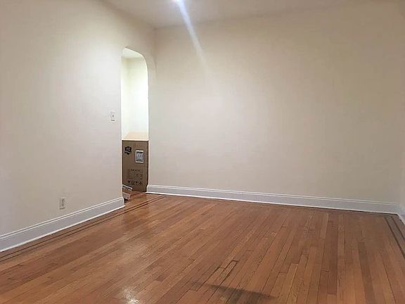 2nd image of 150 W 21st St #6U