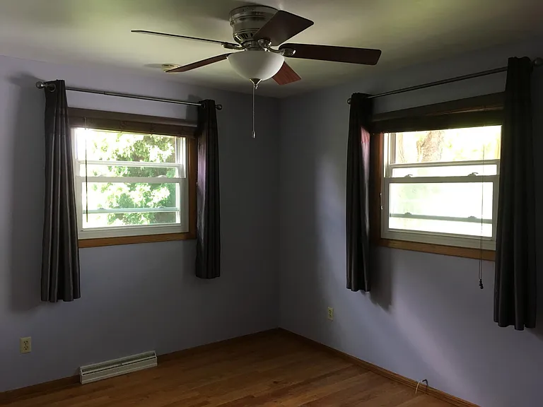 Bedroom 2 (upstairs)