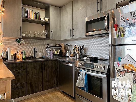 5th image of 1636 De Kalb Ave #42