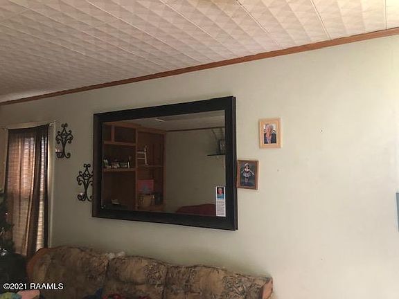 5th image of 723 Burton St