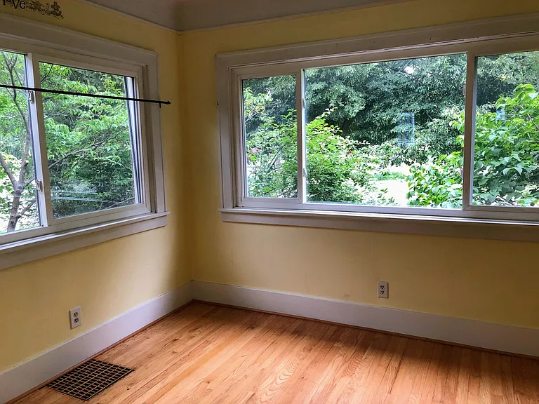 224 Garfield Ave NW — Photo 3