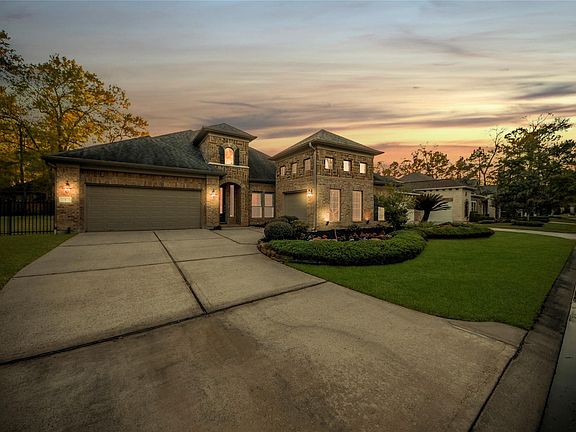 3rd image of 7 Dunwood Springs Ct