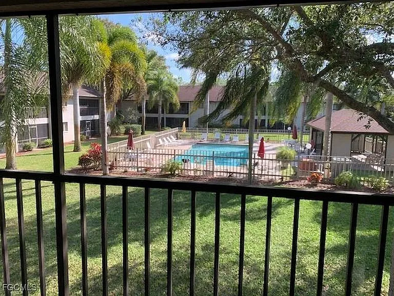 10 Beth Stacey Blvd #206 — Photo 2