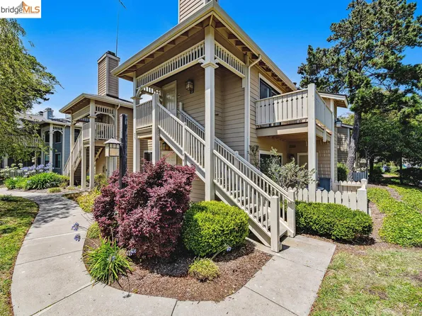 118 Lakeshore Ct, Richmond, CA 94804