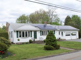 51 Country Ln, Leominster, MA 01453