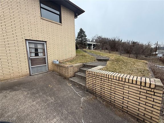 5th image of 204 Logan Ave