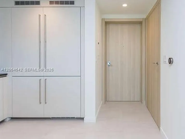 1000 Brickell Plz #CU-4104 — Photo 30