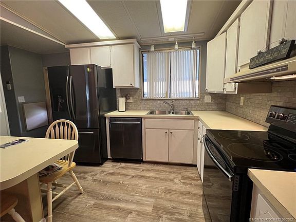 5th image of 4673 SE Corkwood Ter