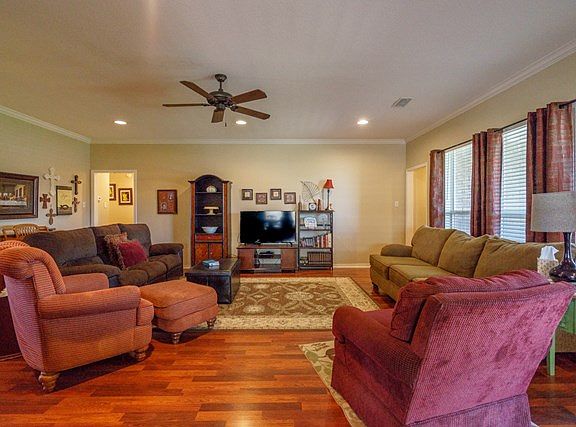 4th image of 4206 Lehigh Dr