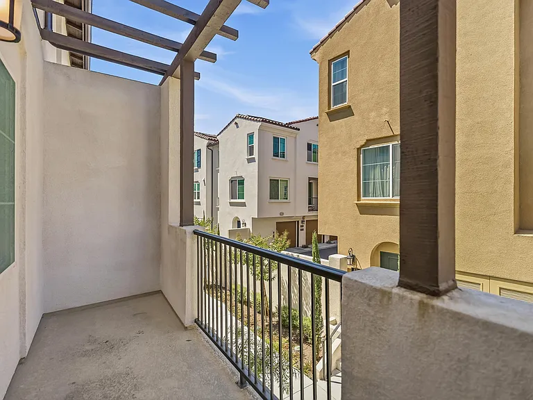 684 Panorama Ln — Photo 18