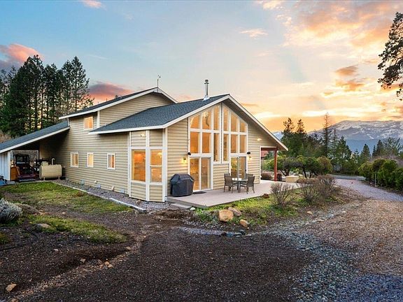 4th image of 332 Alpine Dr