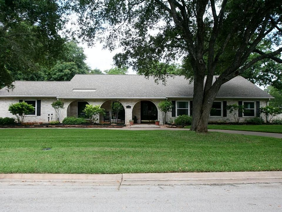 1st image of 112 Lee Ln