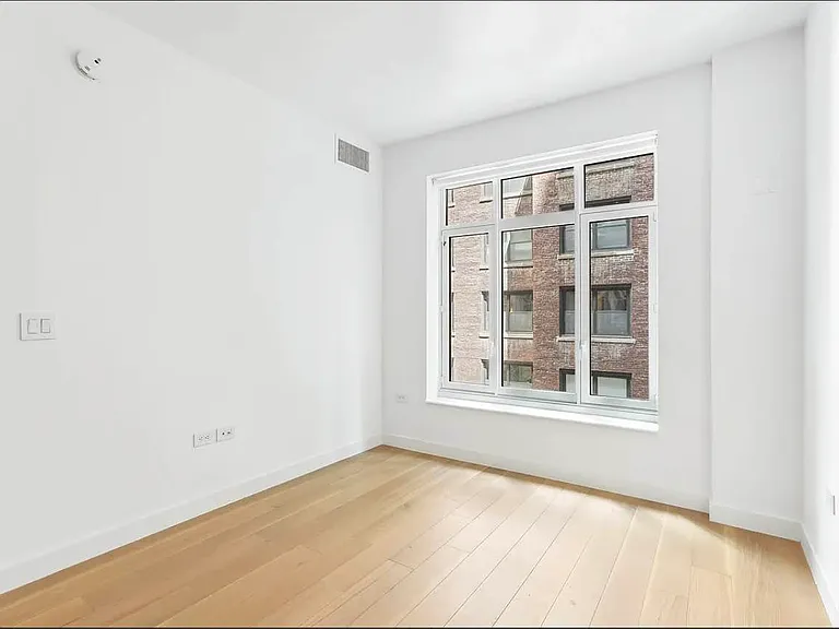 115 E 55th St #4C — Photo 6