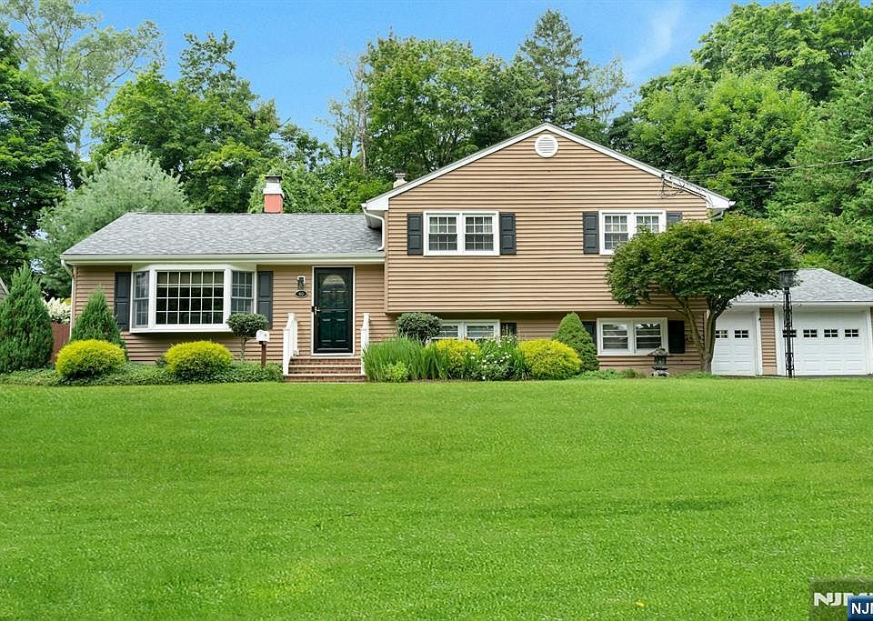 1st image of 60 Sunnyside Rd