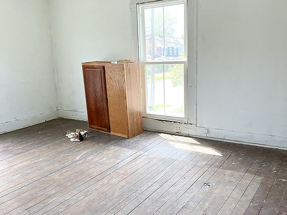 4th image of 607 Randolph Ave