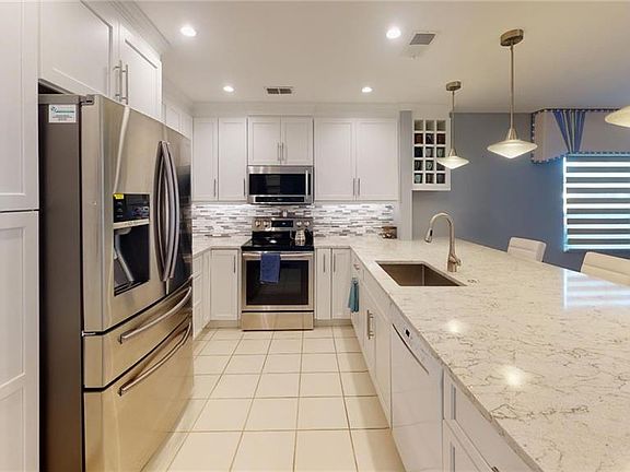 3rd image of 4144 Kirby Ln