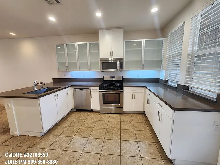 902 N Botanica Ln #D — Photo 3