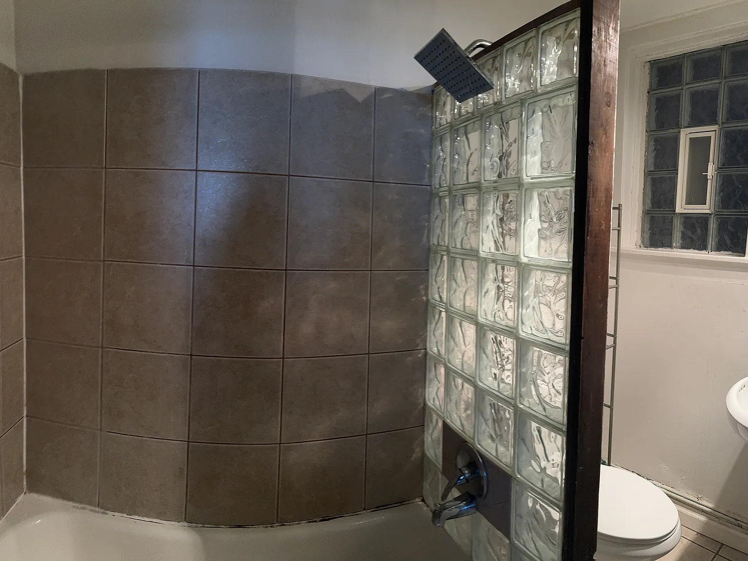 2 bed, 1050 sqft, $1,450 — Photo 2