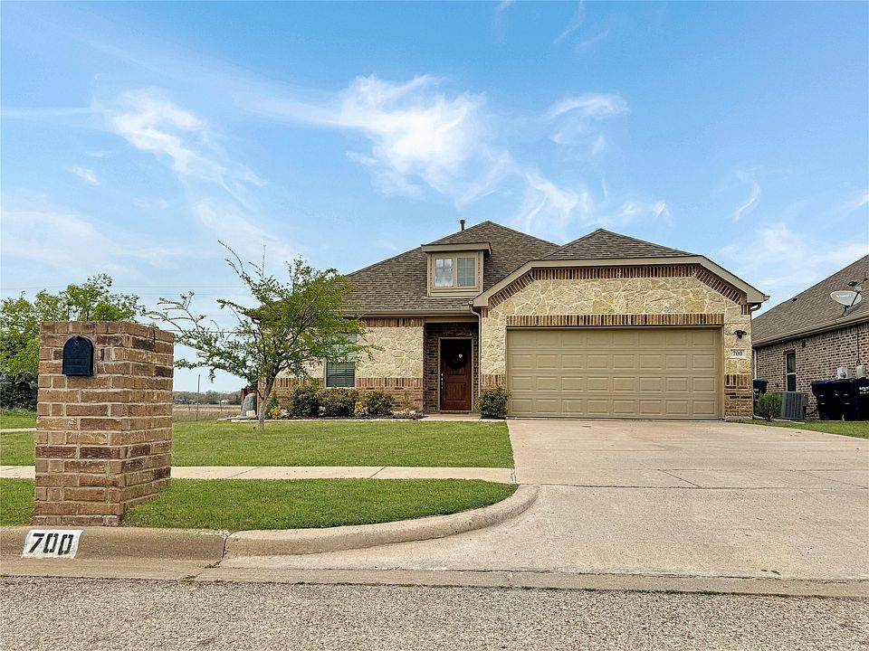 1st image of 700 Teakwood Dr