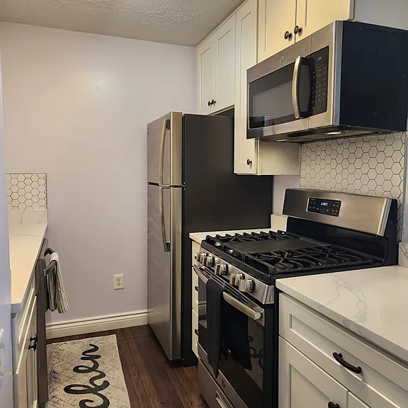 129 Lowell St #4 — Photo 6