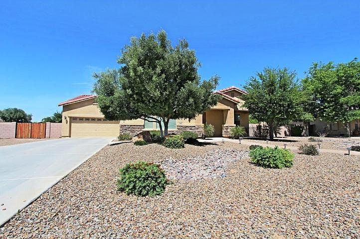 1st image of 11640 E Bellflower Dr