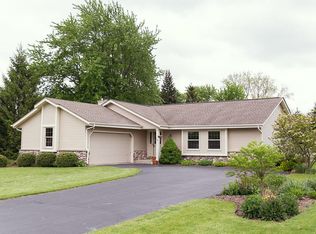N56W16011 Scott Ln, Menomonee Falls, WI 53051