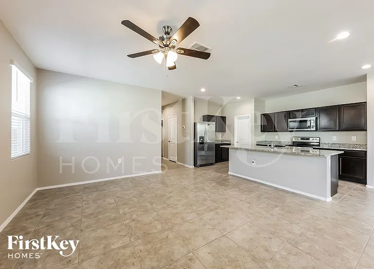 18442 W Faye Way — Photo 4