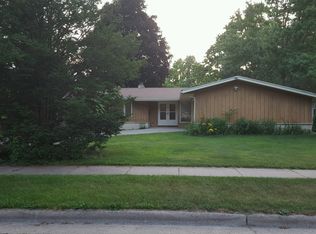 1002 Greenwich Dr, Madison, WI 53711