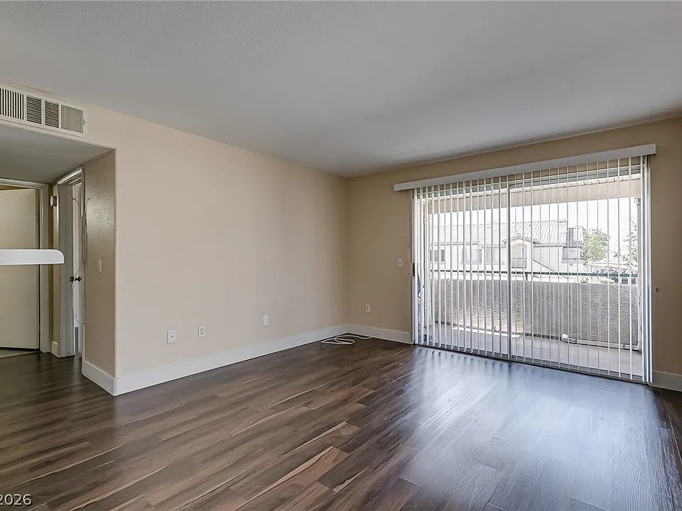 5710 E Tropicana Ave #2106
