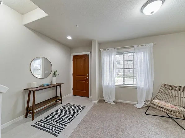 17018 SW Jean Louise Rd, Sherwood, OR 97140