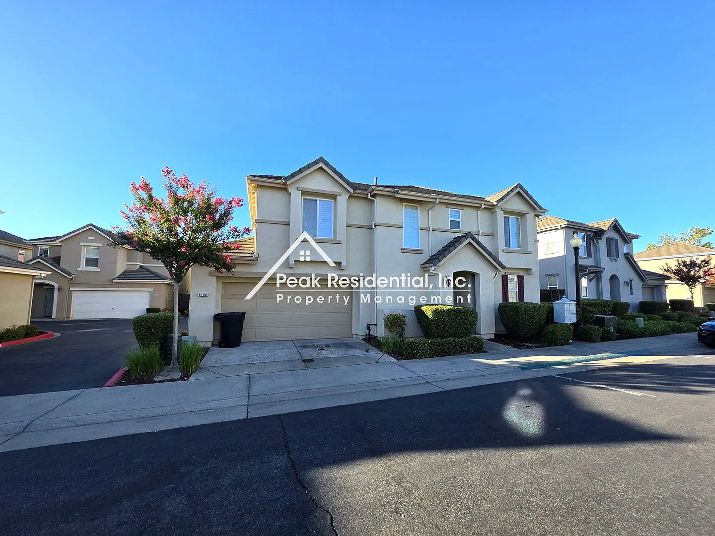 Very Nice 3bd/2.5ba Townhome Condo! — Photo 3