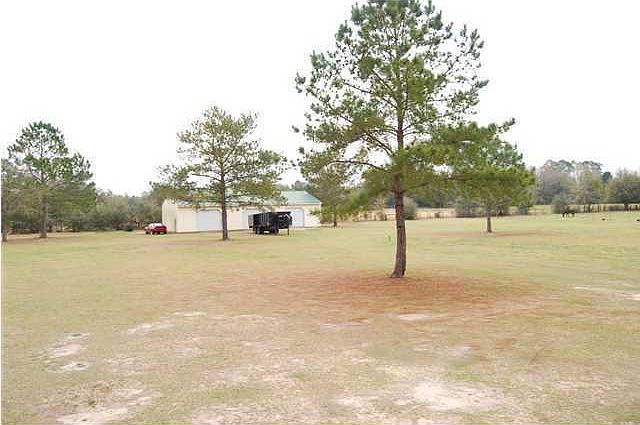 2nd image of 4801 Davis Ln
